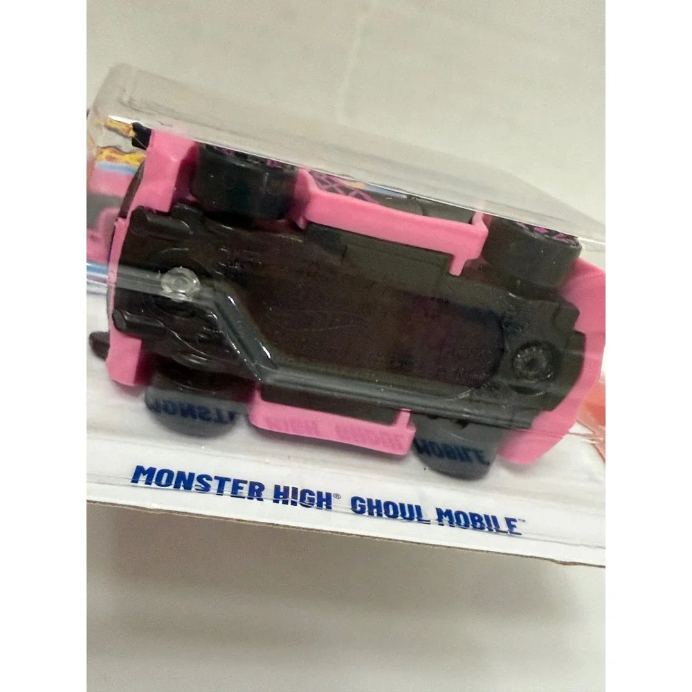 Hot Wheels Monster High Ghoul Mobile Black Pink 48/250 Mattel 2024 Diecast Car